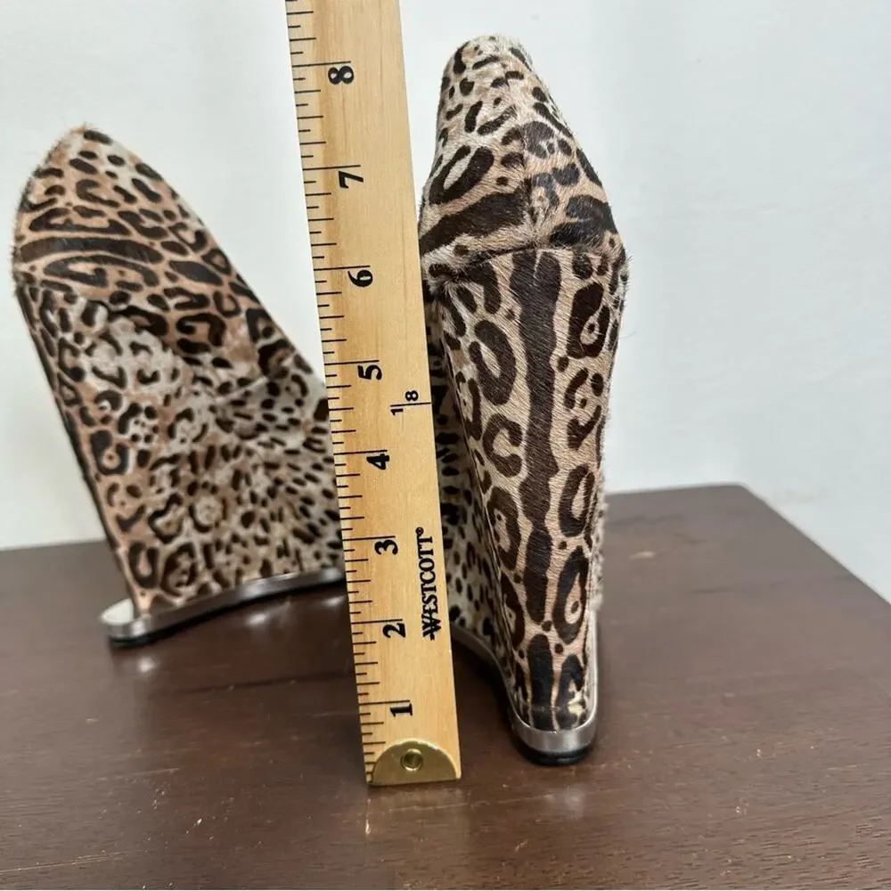 L.A.M.B. Women's Size 7 M Leopard Print Calf Hair Leather 'Dorothee' Wedge - Picture 3 of 13